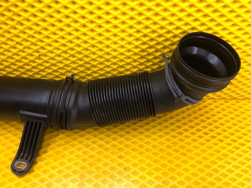 Патрубок воздушного фильтра Volkswagen Tiguan 2013 5N1