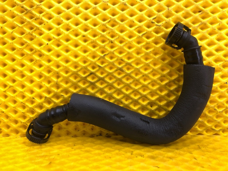 Патрубок вентиляции картерных газов Volkswagen Tiguan 2013 5N1