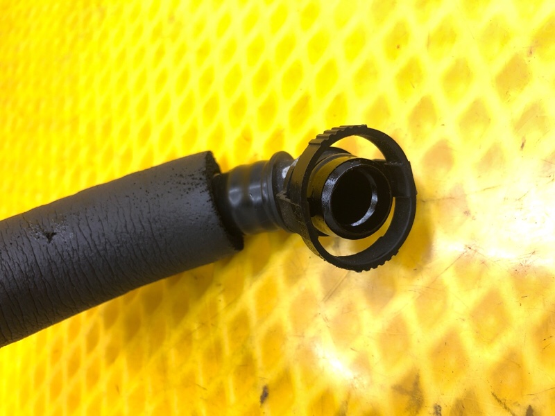 Патрубок вентиляции картерных газов Volkswagen Tiguan 2013 5N1