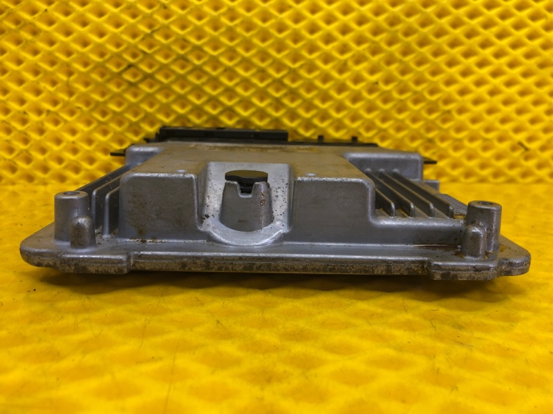 Блок управления двигателем (ЭБУ ДВС) Volkswagen Tiguan 2013 5N1