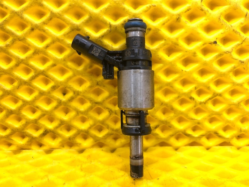 Форсунка топливная Volkswagen Tiguan 2013 5N1