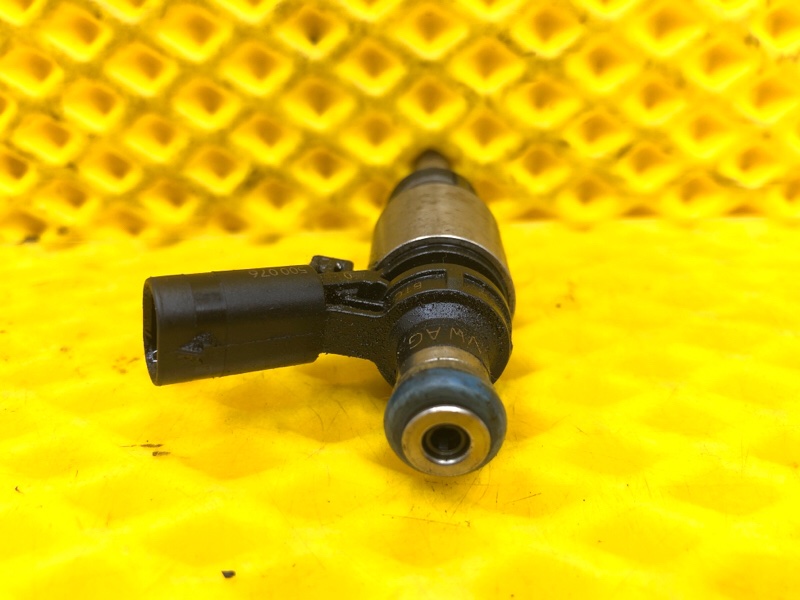 Форсунка топливная Volkswagen Tiguan 2013 5N1