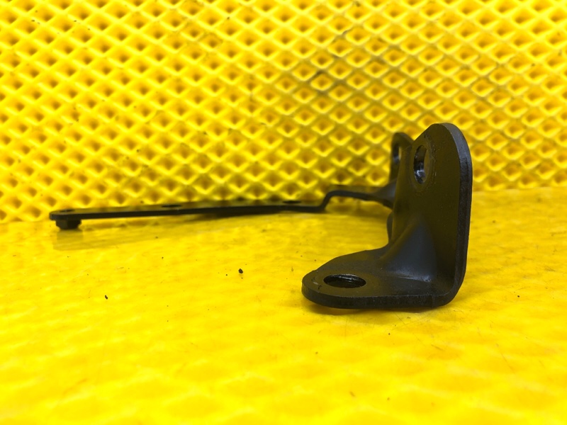 Кронштейн Volkswagen Tiguan 2013 5N1