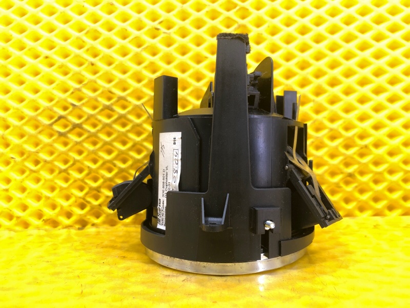 Подстаканник Volkswagen Phaeton 2004 3D2