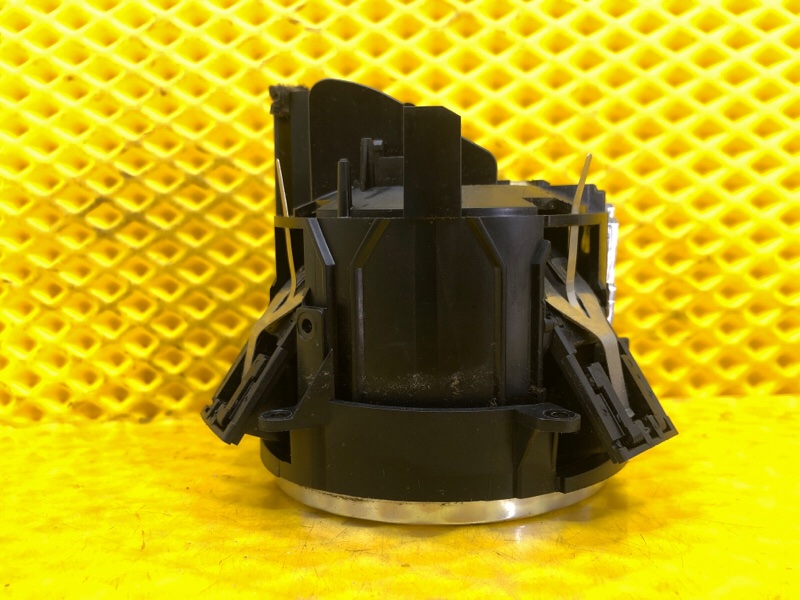 Подстаканник Volkswagen Phaeton 2004 3D2