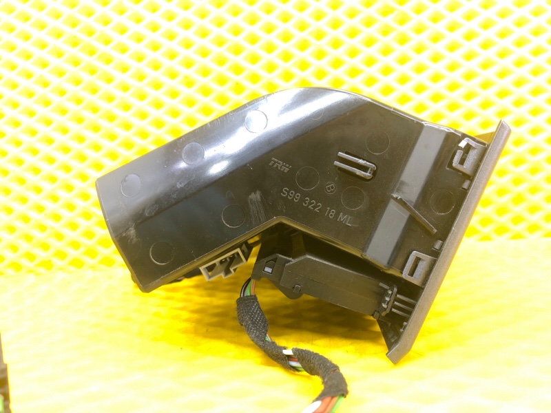 Дефлектор воздушный Volkswagen Phaeton 2004 3D2