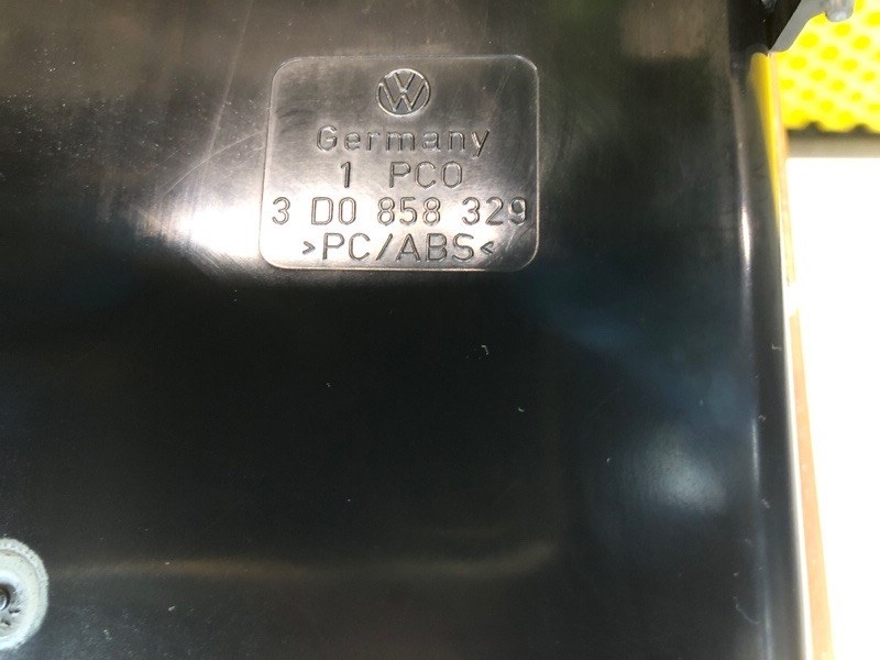 Накладка центральной консоли Volkswagen Phaeton 2004 3D2