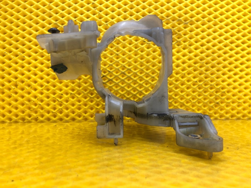 Кронштейн расширительного бачка Mercedes-Benz S-Class 2014 W222