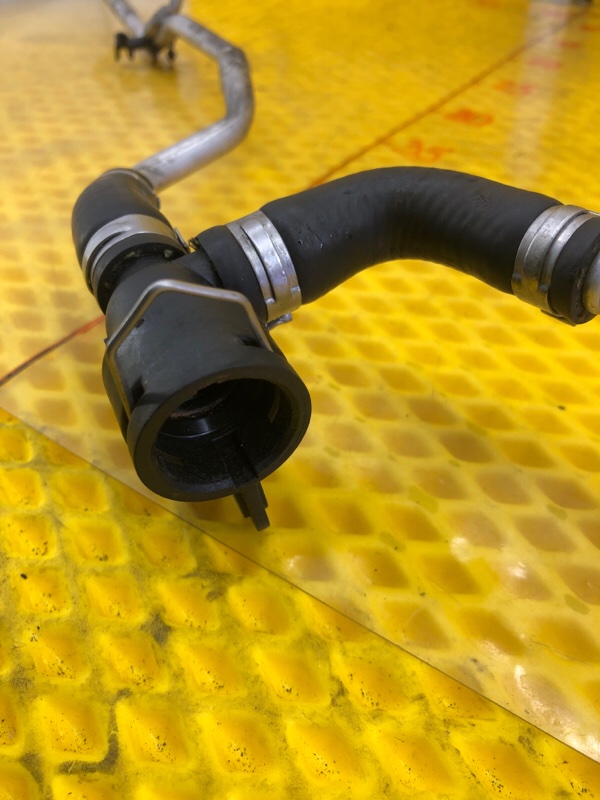 Трубка охлаждающей жидкости (металлическая) Mercedes-Benz S-Class 2014 W222