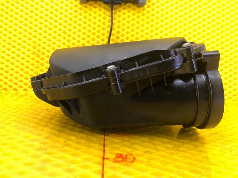 Корпус воздушного фильтра Mercedes-Benz S-Class 2014 W222