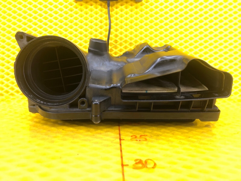 Корпус воздушного фильтра Mercedes-Benz S-Class 2014 W222