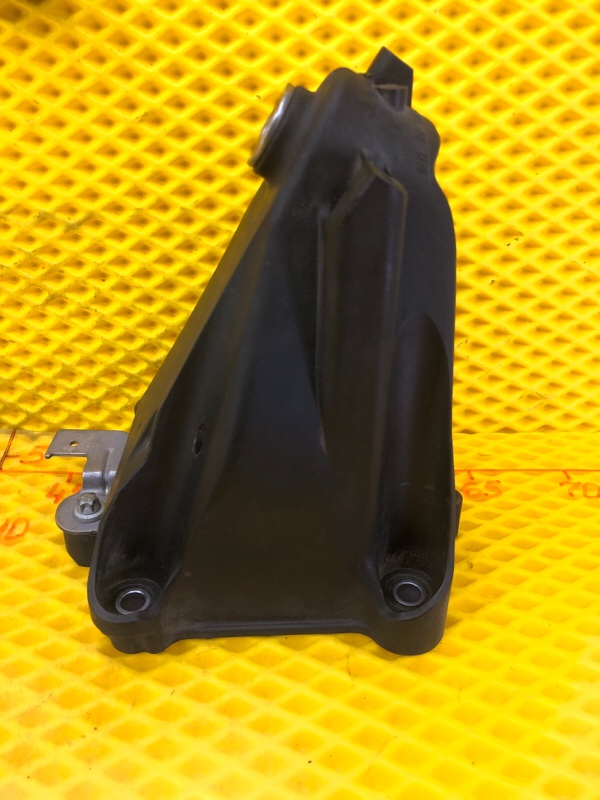 Кронштейн двигателя правый Mercedes-Benz S-Class 2014 W222