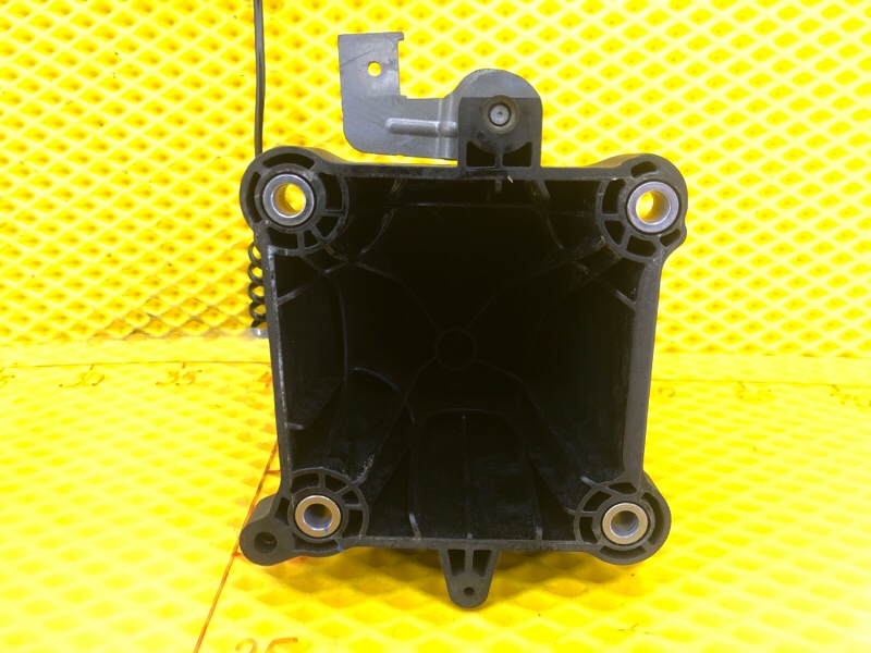 Кронштейн двигателя правый Mercedes-Benz S-Class 2014 W222