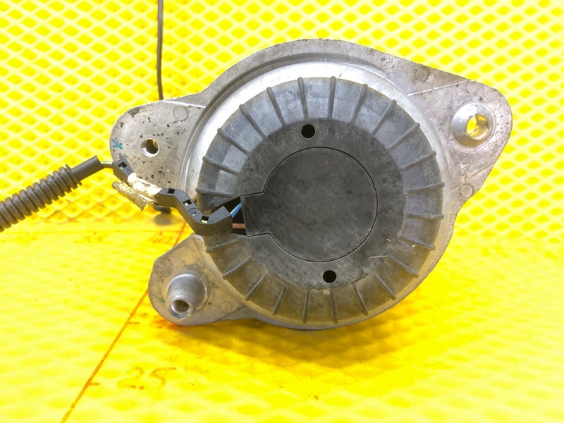 Подушка двигателя Mercedes-Benz S-Class 2014 W222