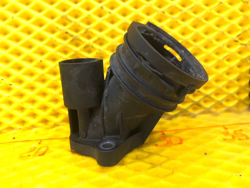 Фланец системы охлаждения Mercedes-Benz S-Class 2014 W222