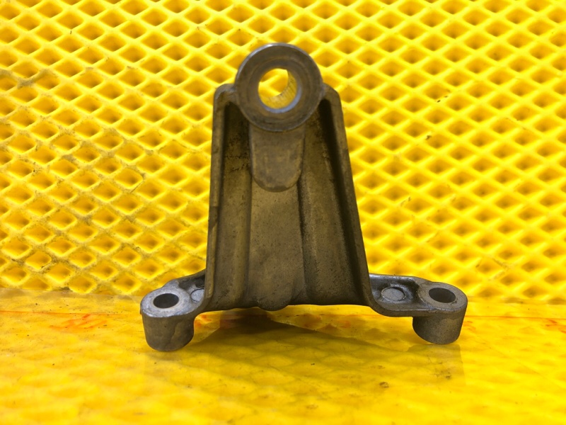 Кронштейн ролика Mercedes-Benz S-Class 2014 W222