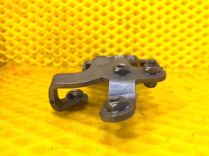 Кронштейн ТНВД Mercedes-Benz S-Class 2014 W222