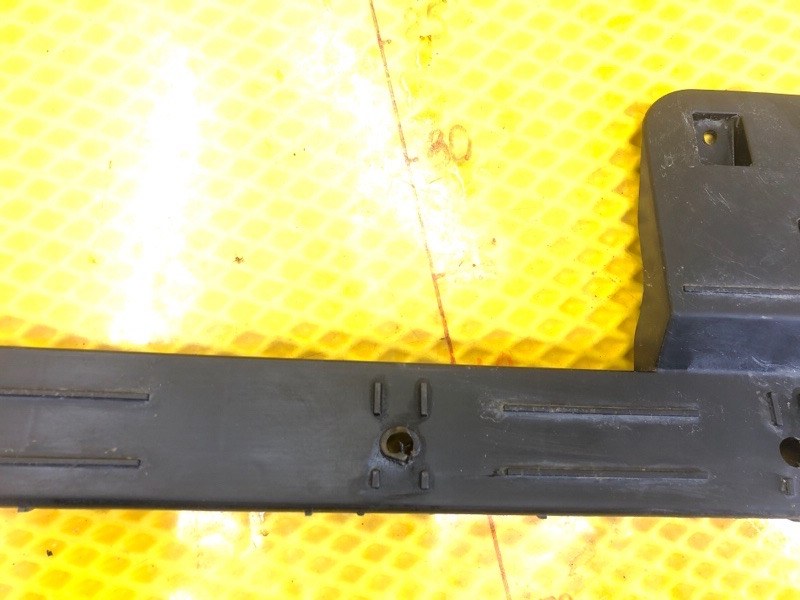 Кронштейн заднего бампера Ford Focus 2006 CB4