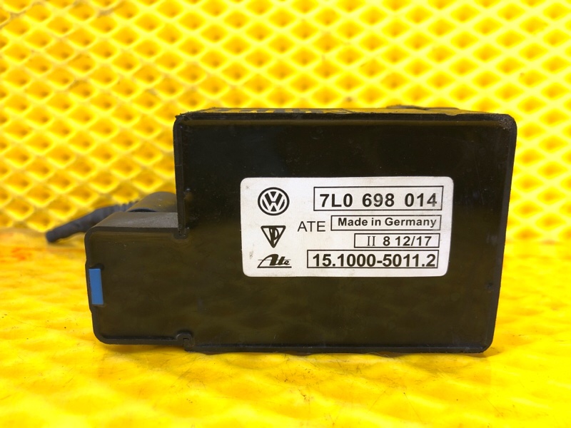 Блок клапанов пневмоподвески Audi Q7 2014 4LB