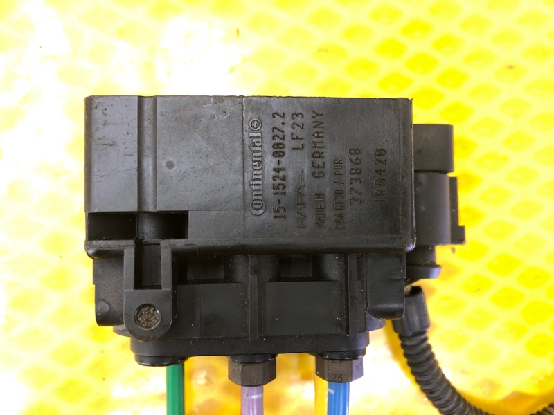 Блок клапанов пневмоподвески Audi Q7 2014 4LB