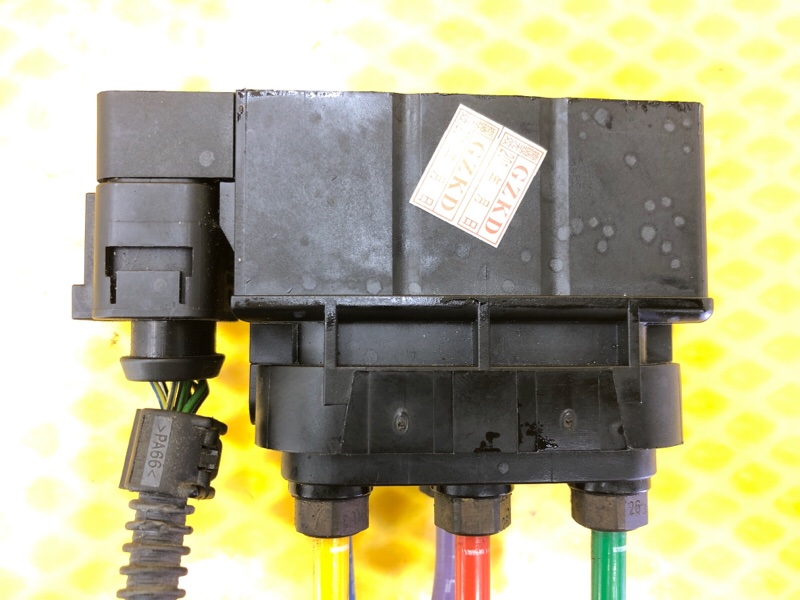 Блок клапанов пневмоподвески Audi Q7 2014 4LB