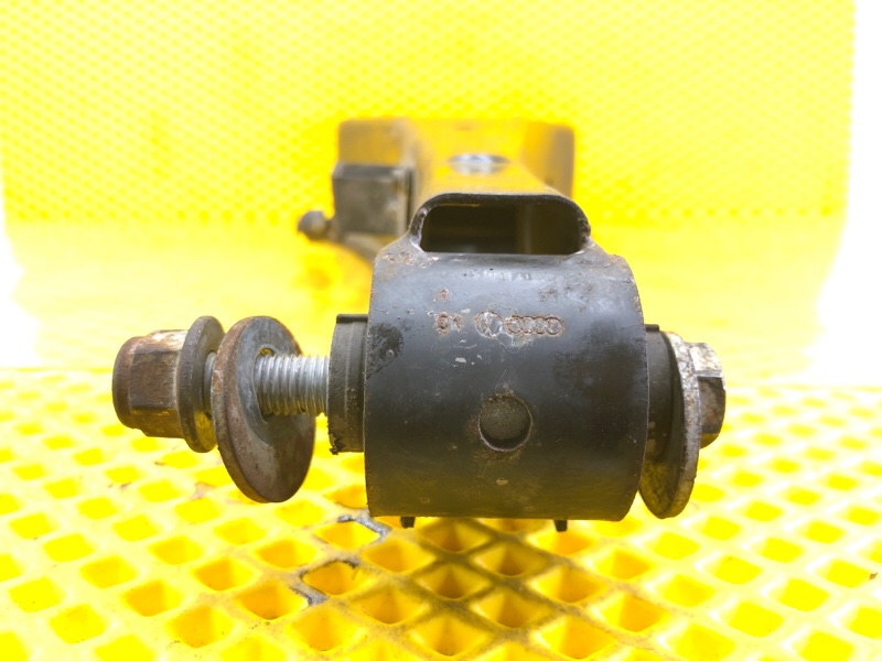 Рычаг задний нижний подпружинный Volkswagen Tiguan 2013 5N1