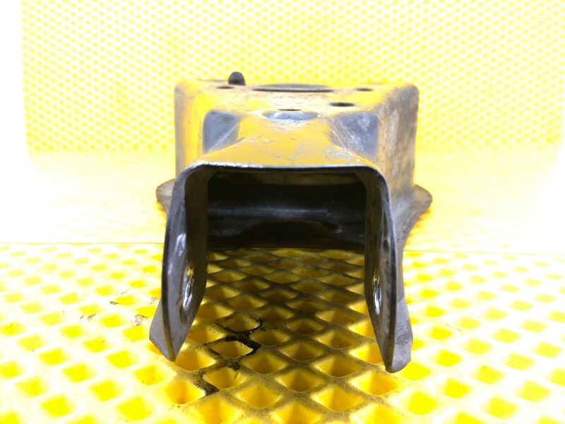 Рычаг задний нижний подпружинный Volkswagen Tiguan 2013 5N1