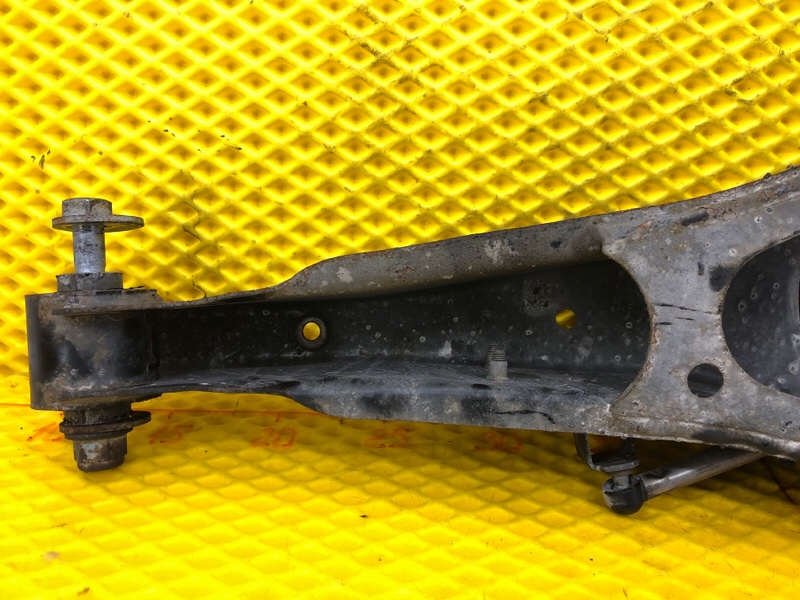 Рычаг задний нижний подпружинный Volkswagen Tiguan 2013 5N1