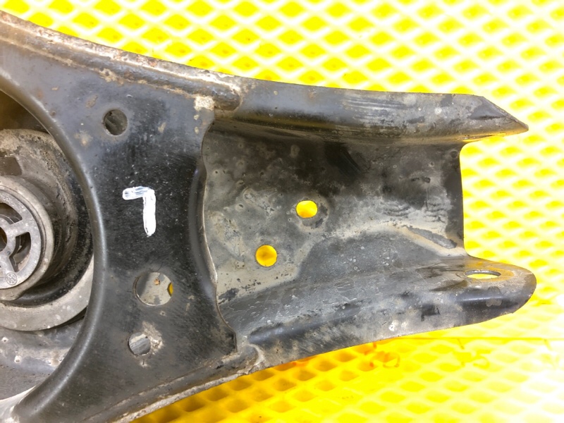 Рычаг задний нижний подпружинный Volkswagen Tiguan 2013 5N1