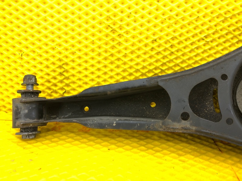 Рычаг задний нижний подпружинный Volkswagen Tiguan 2013 5N1