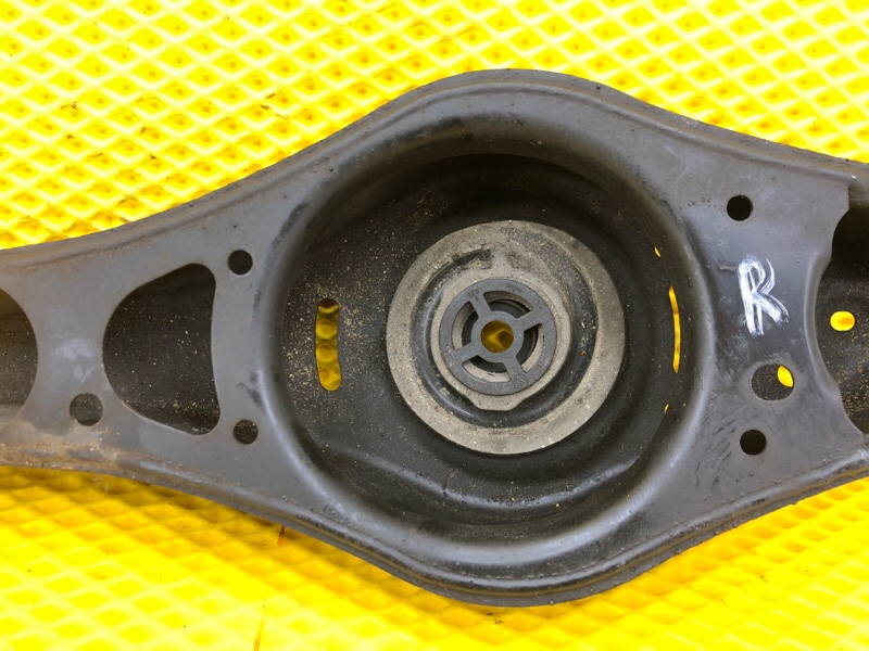 Рычаг задний нижний подпружинный Volkswagen Tiguan 2013 5N1