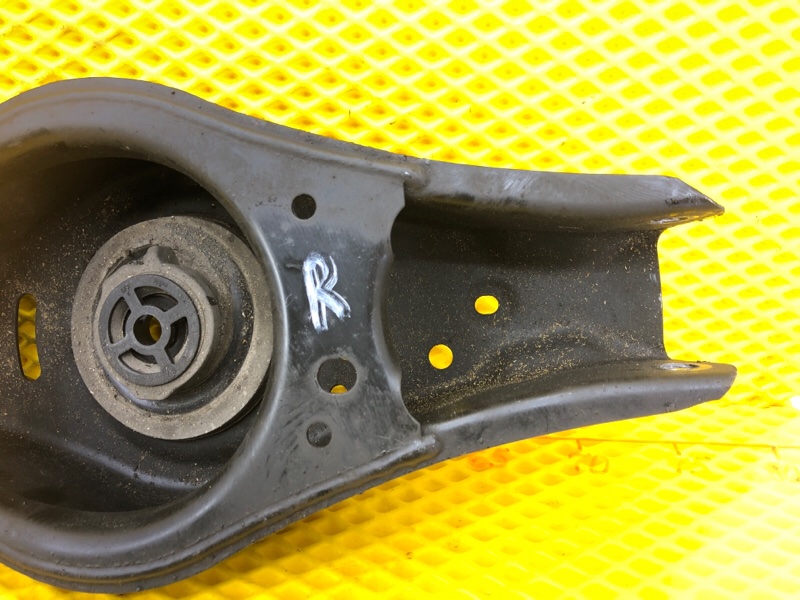 Рычаг задний нижний подпружинный Volkswagen Tiguan 2013 5N1