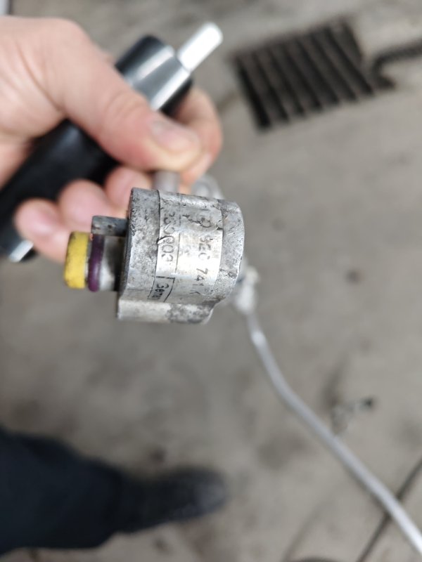 Трубка кондиционера Volkswagen Caddy 2007