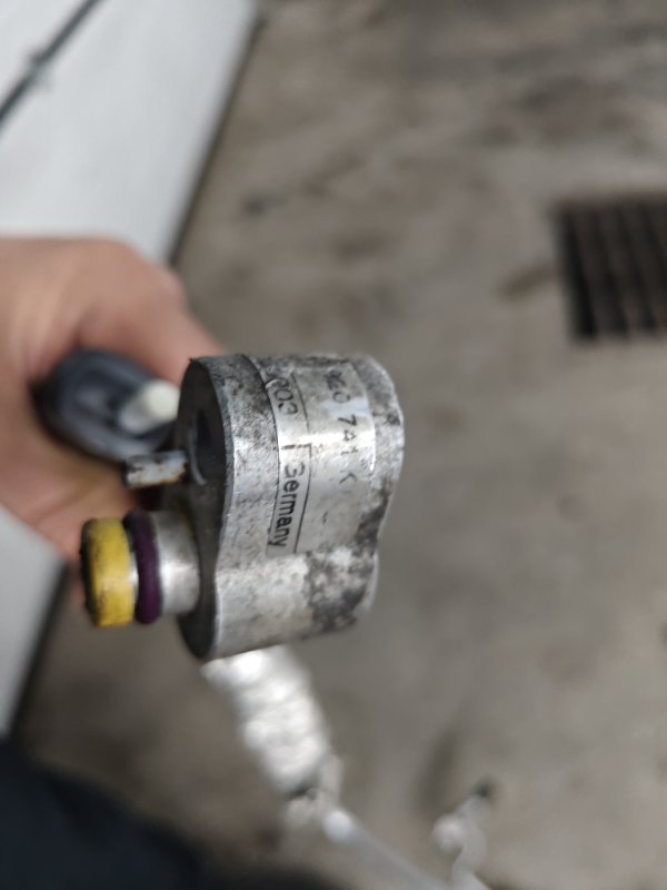 Трубка кондиционера Volkswagen Caddy 2007