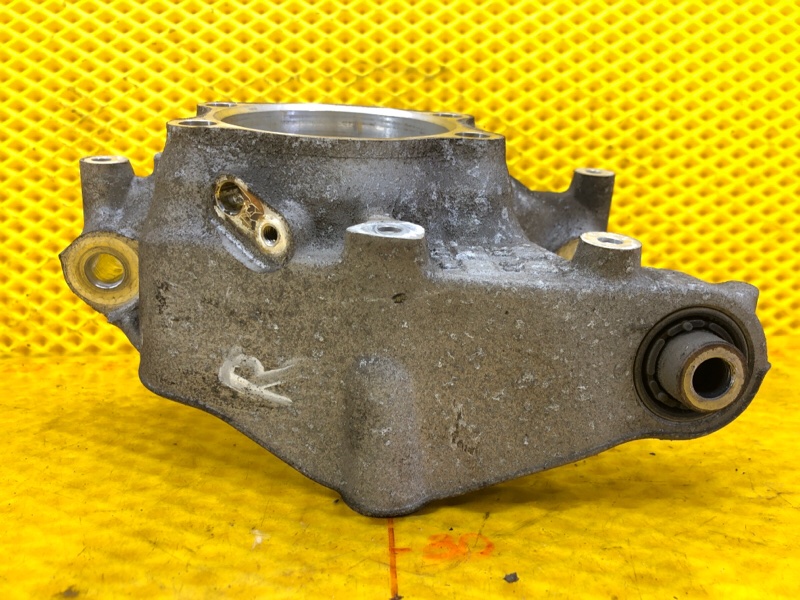 Кулак поворотный Volkswagen Tiguan 2013 5N1