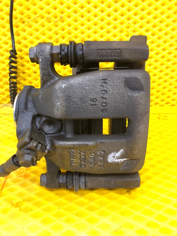 Суппорт тормозной Volkswagen Tiguan 2013 5N1