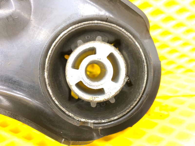 Рычаг подвески Volkswagen Tiguan 2013 5N1