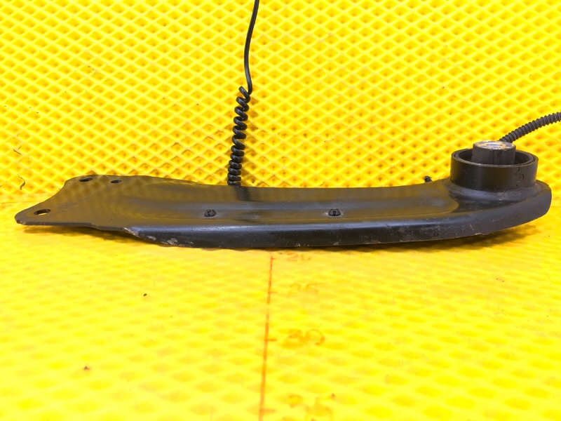 Рычаг подвески Volkswagen Tiguan 2013 5N1