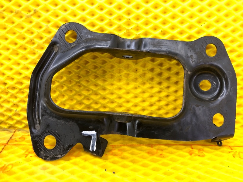 Кронштейн крепления Volkswagen Tiguan 2013 5N1