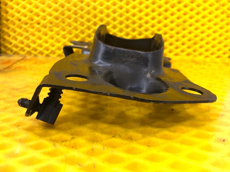 Кронштейн крепления Volkswagen Tiguan 2013 5N1