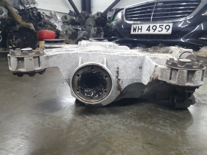 Редуктор заднего моста Volkswagen Tiguan 2013 5N1