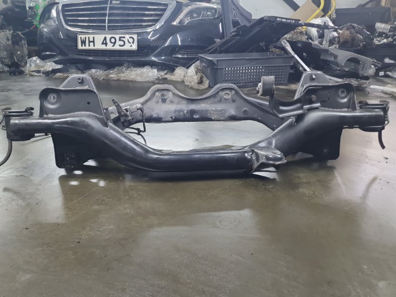 Подрамник задний Volkswagen Tiguan 2013 5N1