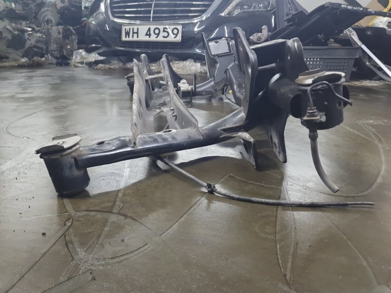 Подрамник задний Volkswagen Tiguan 2013 5N1