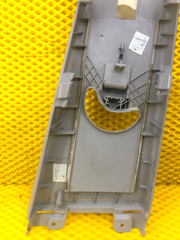 Обшивка центральной стойки левая KAIYI E5 2024 GS11