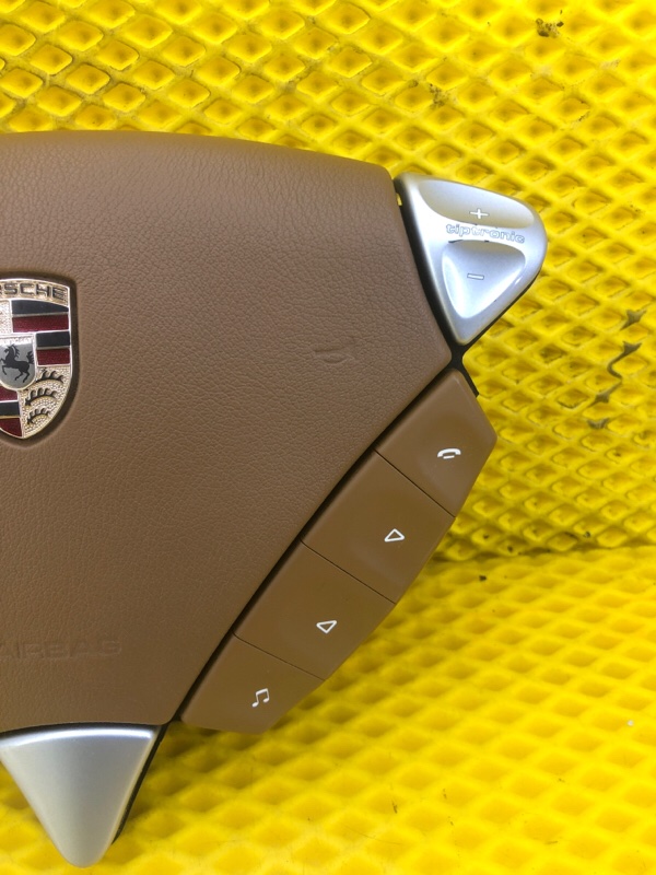 Подушка безопасности водителя Porsche Cayenne 2008 957