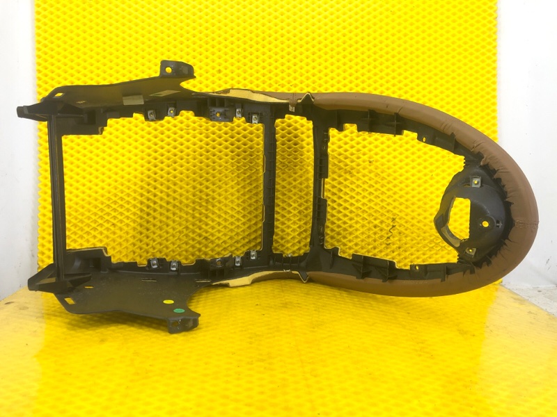 Накладка торпедо Porsche Cayenne 2008 957