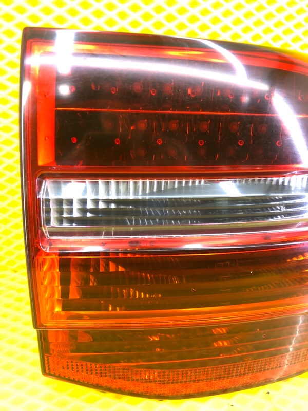Фонарь задний правый Porsche Cayenne 2008 957