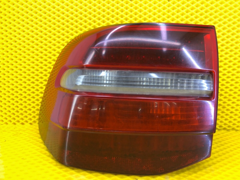 Фонарь задний левый Porsche Cayenne 2008 957