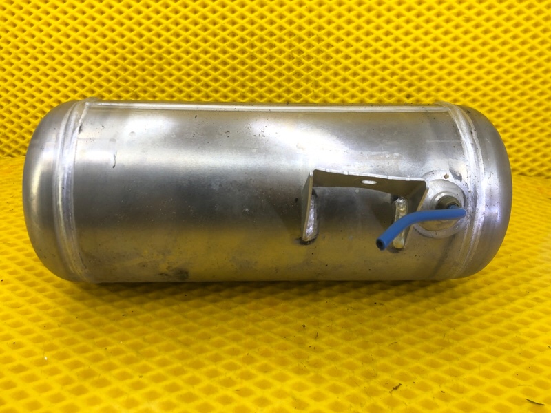Ресивер пневмоподвески Porsche Cayenne 2008 957