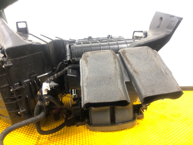 Корпус отопителя Porsche Cayenne 2008 957